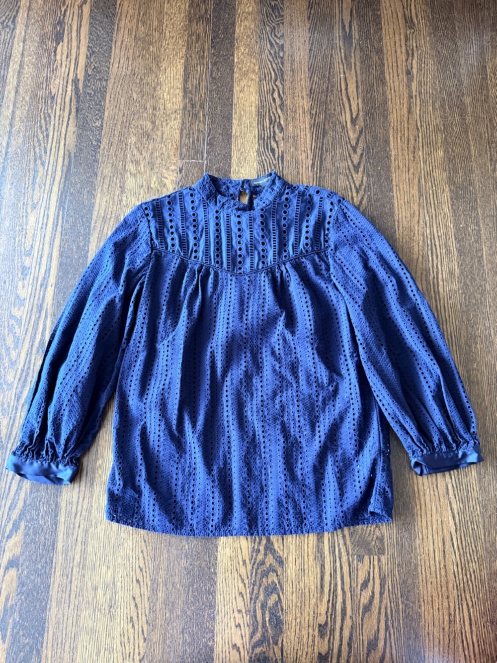Banana Republic Navy Eyelet Lace High-Neck Blouse xs